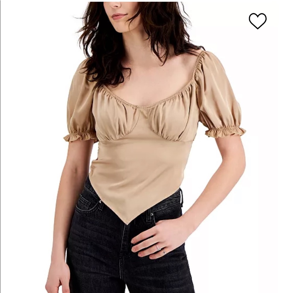 Juniors' Puff-Sleeve V-Hem Top